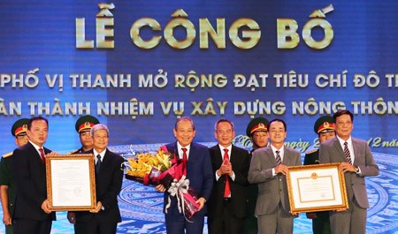Phó Thủ tướng trao bằng công nhận TP. Vị Thanh đạt đô thị loại II - ảnh 1